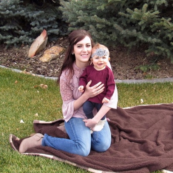 Meet your Posher, Shelbie - Picture 1 of 1